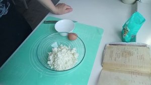 Запекла буженину . Сделала свои любимые творожные сочни ( и всё равно не наелась!)