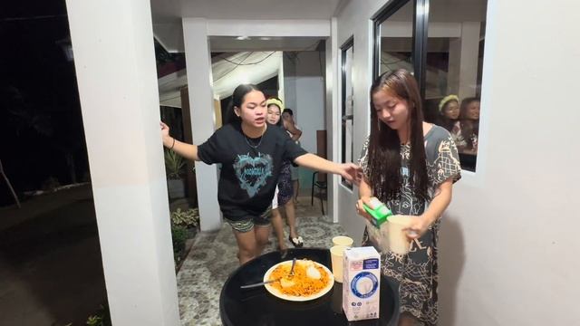 BATO-BATO PICK CHALLENGE WITH A TWIST! смотреть онлайн