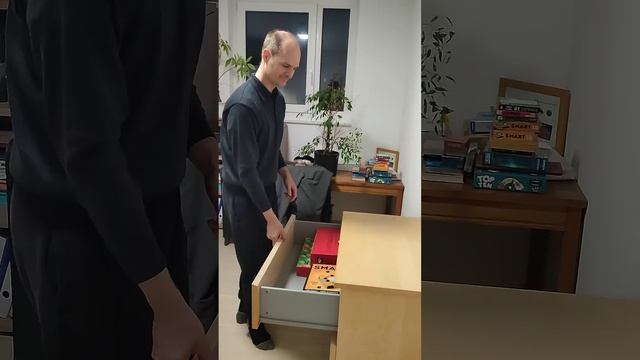 Догадайтесь, что происходит?