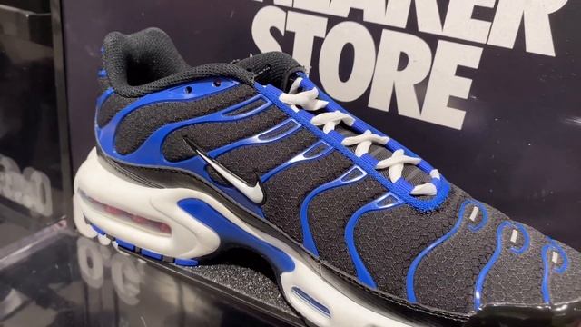 Nike Air Max Plus Tuned 1 Tn (Black/White/Racer Blue) смотреть онлайн