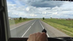 Проехать 1000 км за день и, опоздать на неделю.