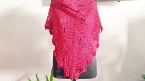 Асимметричная шаль зубчиками.