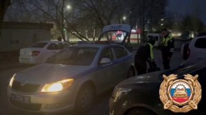 Уфа.Задержали мужчину на моноколесе в форме ДПС, пытавшегося в одиночку спасти город от самокатчиков