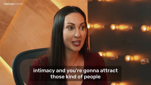 Psychological Tricks To Be More Charismatic and Confident - Vanessa Van Edwards смотреть онлайн