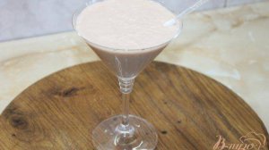 Молочный коктейль с дыней и шоколадным мороженым