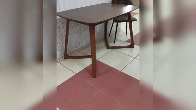 Стол футуристический