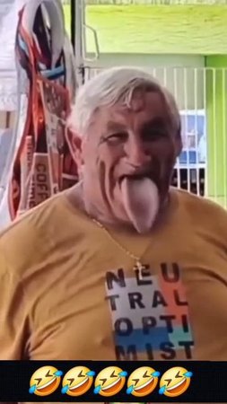Дед почему за тобой бабы табунами бегают??😂