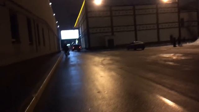 Хроника Киева 27 января 2017г., вечерняя прогулка по парковке МенаМаркета в центре смотреть онлайн