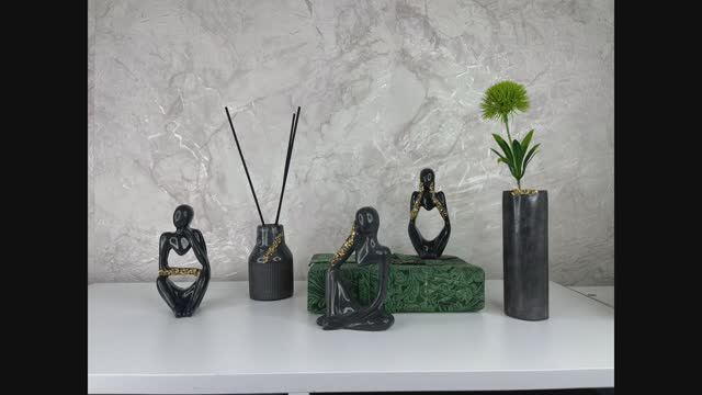 Изделия из пескобетона украшаем стеклянной крошкой.