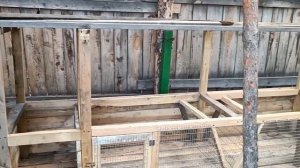 Делаем клетки для кроликов в лесу!