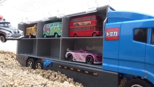 Тачки на берегу озера смотреть онлайн