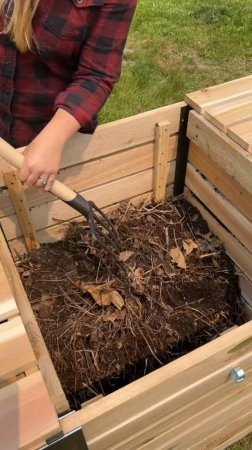 Компостер из кедра с тремя бункерами👍 #shorts #garden #советы