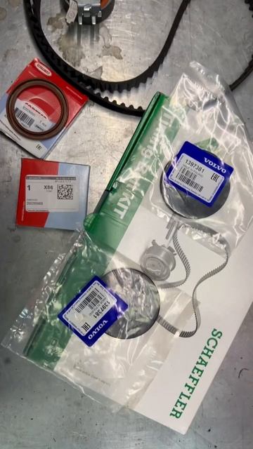 Диагностика с помощью эндоскопа контрактного мотора Вольво 2,4. смотреть онлайн