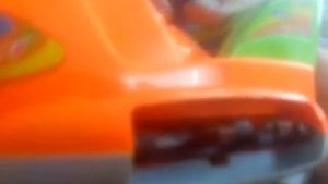 Батарейка села, но игрушка работает