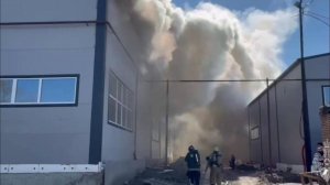В Пензе на складе произошел масштабный пожар