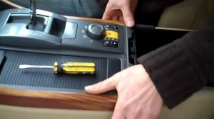 How to remove centre console on Range Rover Sport 2005-09