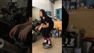 Nana 穿FORMA Ice pro 平衡木練習