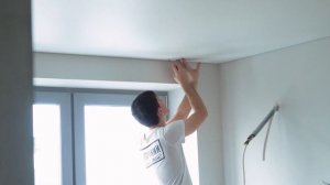 Натяжные потолки с встроенными карнизами. Как происходит установка