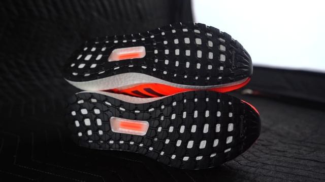 update: AFTER WEARING THE ADIDAS YEEZY 700 SUN FOR 1 MONTH! (Pros & Cons)