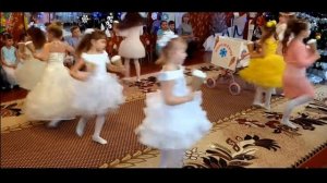 Танец  для Деда Мороза - Мороженое. Новогодний утренник