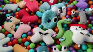 мягкие игрушки буквы лор для детей, играем в буквы алфавита лора, алфавит лор, alphabet lore