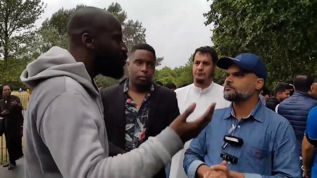 P1 - Blasphemous Rabbis!? Hashim vs Christian | Speakers Corner | Hyde Park смотреть онлайн