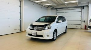 Toyota Isis, 2012 год