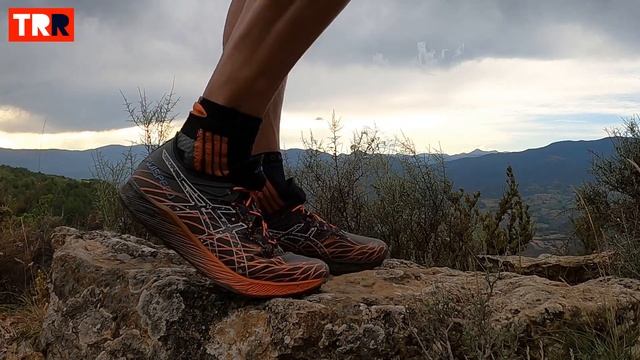 Asics FujiSpeed Review - Con placa para dar reactividad