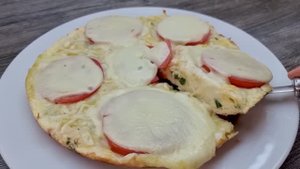 Тортилья с яйцом, сыром и ветчиной - быстро, сытно и вкусно_ простые идеи для завтрака.