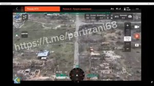 🔥 Украинские солдаты в панике убегают толпой из Александрополя (Розовки) неся чудовищные потери.