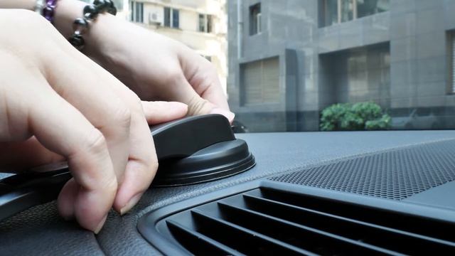 Mcdodo CH-213 Magnetic Radiator 15W Wireless Car Charger смотреть онлайн