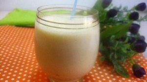 Банановый смузи с мороженым