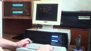 ПЭВМ Агат 7 со встроенным видеоконвертором (VGA)  и эмуляторами дисководов 140 кб и 840 кб