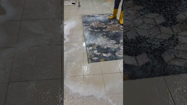 Смываем пену потоками воды смотреть онлайн