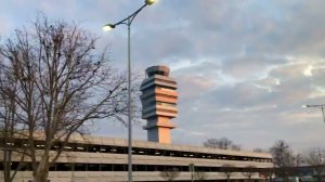 Сербия Белград Serbia! Aeroport TESLA. Big black Birds! Be careful.