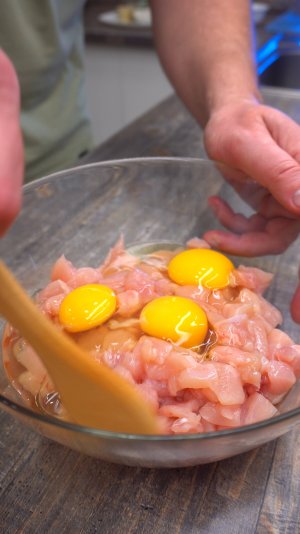 Рецепт самой сочной куриной грудки - легко и очень вкусно