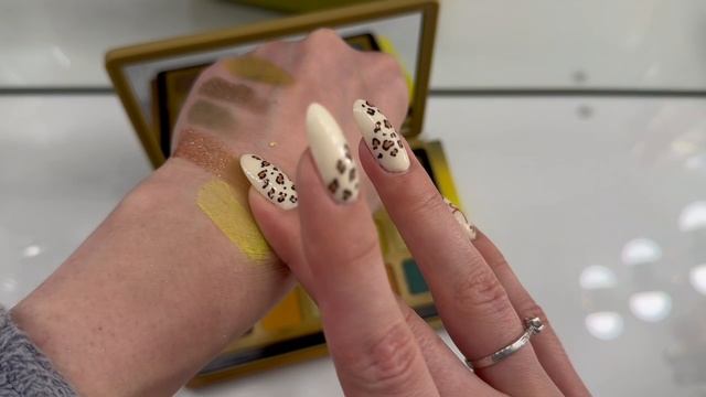 Палетка от Наташи Деноны Yucca Swatches&Viewers MakeUp