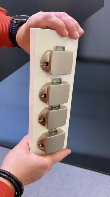 Push-замок Titus для использования в мебели внутри транспорта. #мебельнаяфурнитура #замок смотреть онлайн