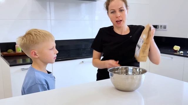 КАЖЕТСЯ Наш СЫН ВЛЮБИЛСЯ! Кто Она? СЫН ВЛЮБИЛСЯ в ФИФОЧКУ! РОДИТЕЛИ ПОРТЯТ СВИДАНИЯ!