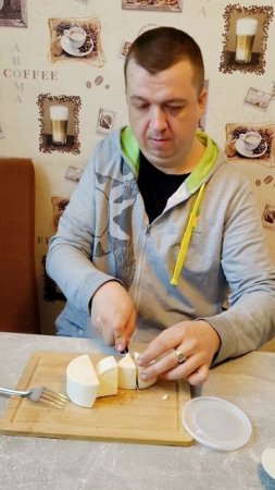 Пробую сыр из банки! #vlog #еда #юмор #обзор  #family #еда #семьявместе