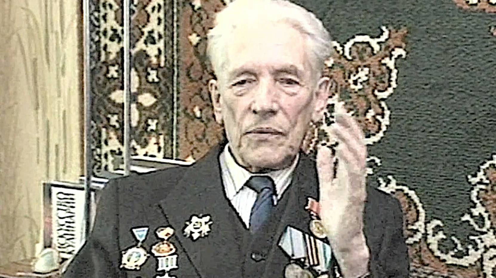 Я очень горько воспринял развал Союза. Я ОЧЕНЬ ГОРЮЮ И СКУЧАЮ ПО НЕМУ.