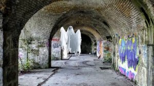 Снял квартиру с привидением: страшная реальная история про жильё с призраком