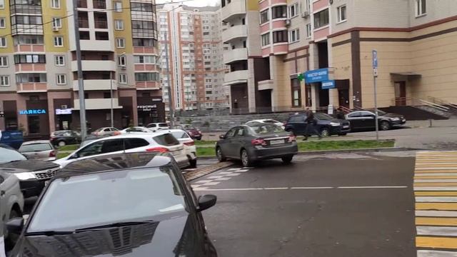 Солнцево парк у входа