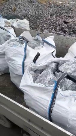 04.04.2025 в Екатеринбург отгружен ландшафтный магнезит колотый фракция 150-400 https://plitnuak.ru