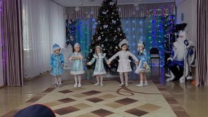 Танец Снегурочек 2024 и стихи, старшая группа