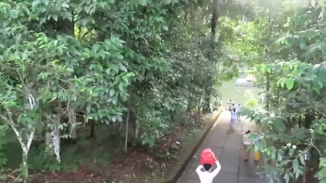PURA LUHUR BATUKARU  Salah satu tempat suci umat hindu yang terletak di Penebel Tabanan Bali