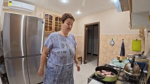 ВОРЧУ на Вована с просони. ВЕС ВСТАЛ, что теперь делать НЕ ЗНАЮ! Готовлю НАЖОРИСТЫЙ завтрак. Влог