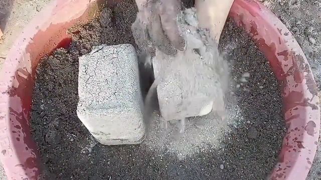 ASMR || Sand and cement with white stone crush shapes water 💦 crumbling || #oddlysatisfying #crispy смотреть онлайн