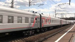 ЧС200-003 с поездом №118 Москва — Санкт-Петербург