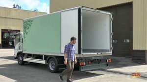 Isuzu NQ изотермический фургон